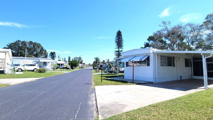 165 Juniper Drive West a Dundee, FL Mobile or Manufactured Home for Sale